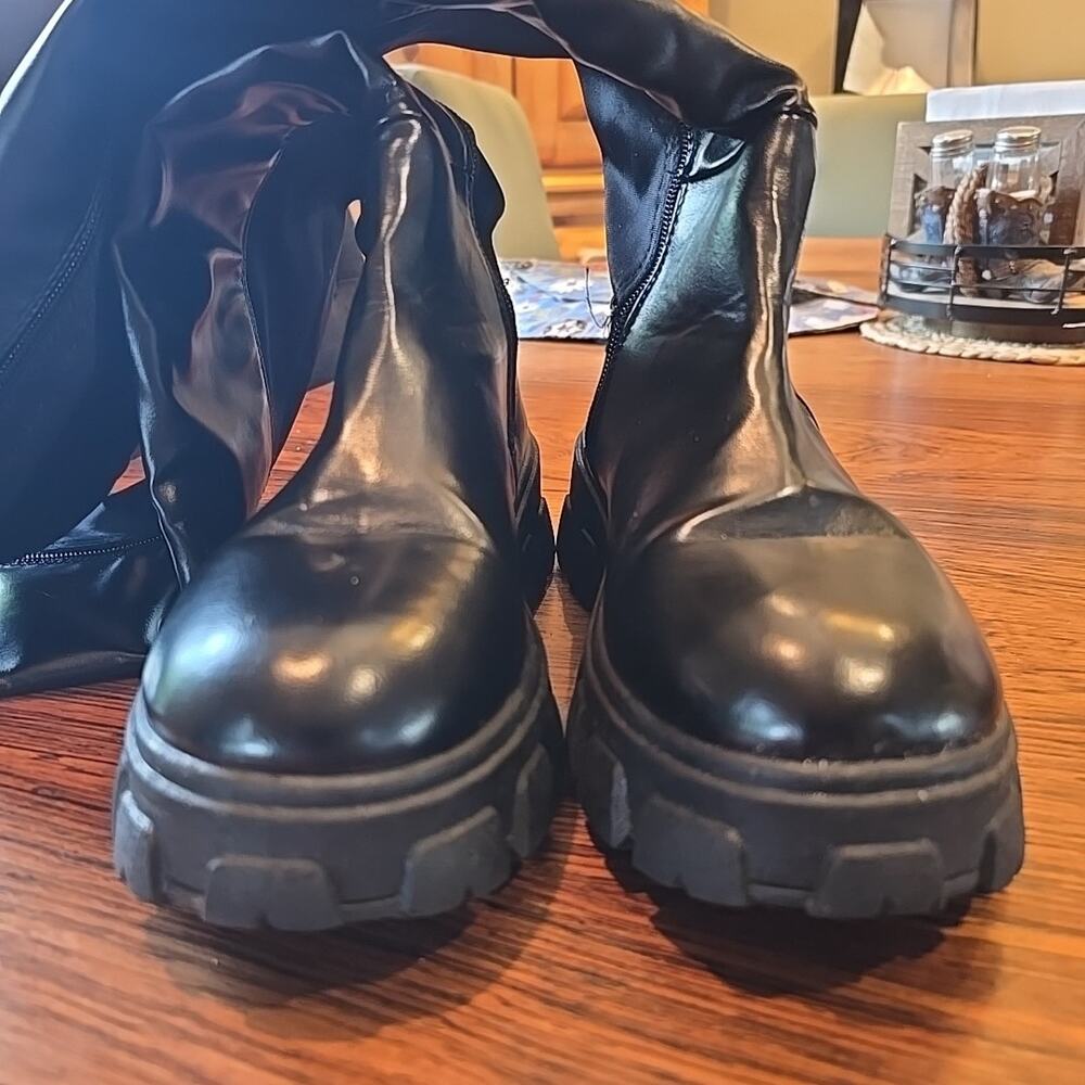Charlotte Russe Black Knee High Platform Boots Sz 8